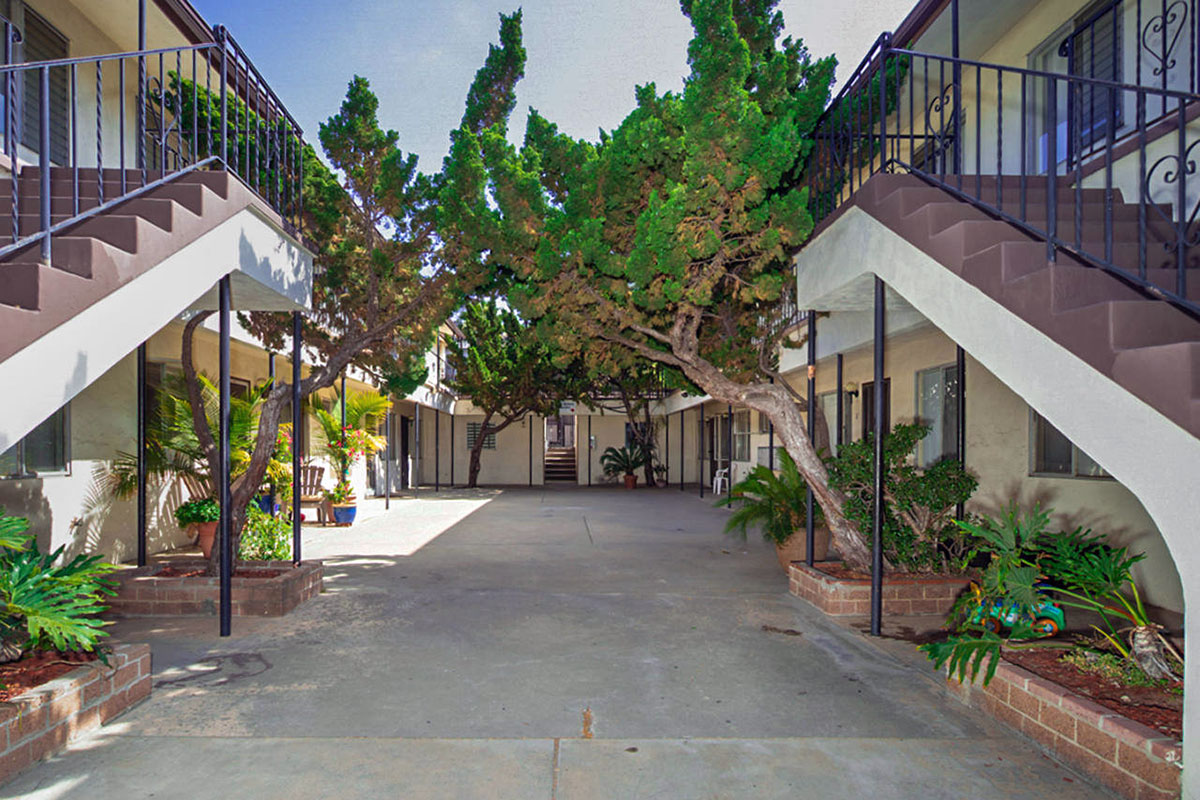 7025 Boulevard Dr.